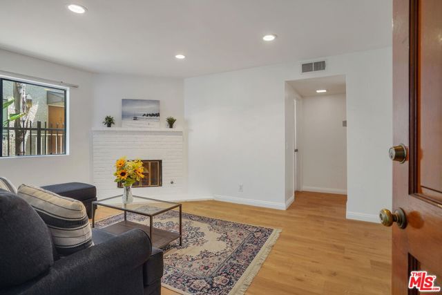 Image 3 for 10740 Lawler St #3, Los Angeles, CA 90034