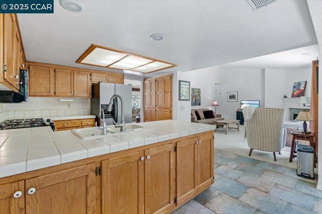 891 Robin Cir, Arroyo Grande CA: https://media.crmls.org/mediaz/96c39921-bf5a-4849-b16f-457022ec976d.jpg