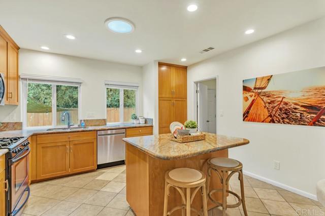4725 Saratoga Avenue, San Diego CA: https://media.crmls.org/mediaz/96c465db-27e8-4dab-b9a4-618ce96a2bc8.jpg