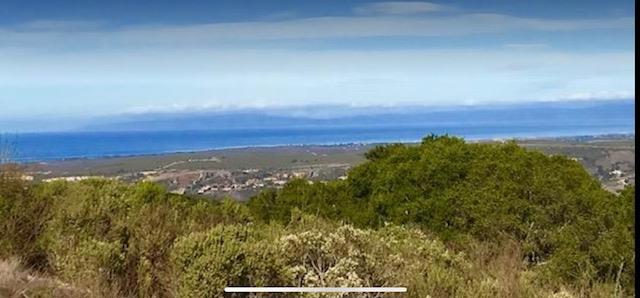 12167 Saddle Road, Carmel Valley CA: https://media.crmls.org/mediaz/96c473cf-cf64-4574-9810-8f0c89638d3e.jpg