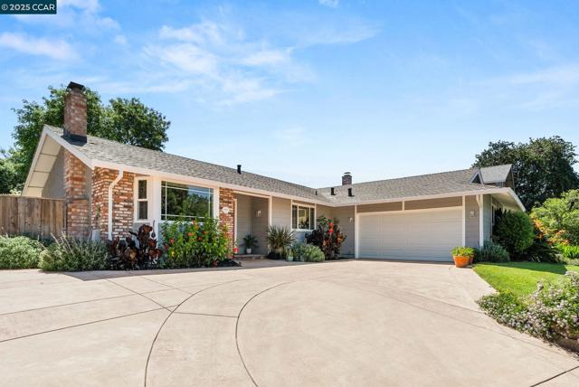 1925 Burnside Ct, Concord CA: https://media.crmls.org/mediaz/96c490bf-baca-4be3-8a97-49a7d5e6a459.jpg