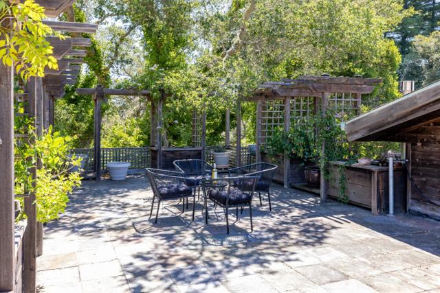 994 Laurel Grove Drive, Soquel CA: https://media.crmls.org/mediaz/96c688f8-7134-4a62-8cca-17c1230bdeb7.jpg