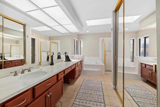 Detail Gallery Image 13 of 26 For 15560 La Entrada Dr, Moreno Valley,  CA 92551 - 5 Beds | 3 Baths