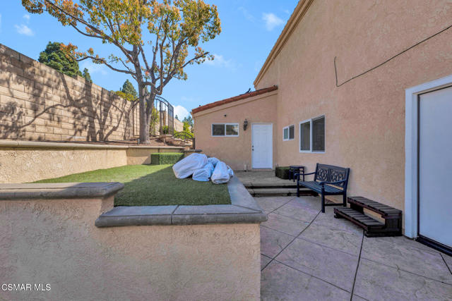 4542 Skidmore Court, Moorpark CA: https://media.crmls.org/mediaz/96c7a3d7-09df-407a-8b25-6b99be7e544b.jpg