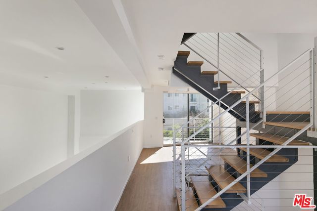 1244 14th Street, Santa Monica CA: https://media.crmls.org/mediaz/96c8482a-6c95-4fcb-8d85-3ec62a5693aa.jpg