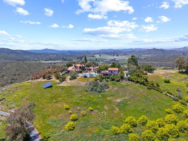 17156 Dos Hermanos, Poway CA: https://media.crmls.org/mediaz/96c8973c-816b-42a6-b599-65ceb64af7d1.jpg