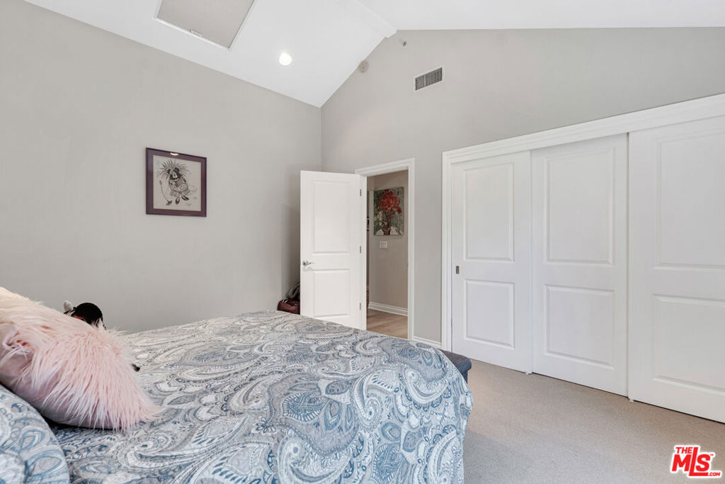 3733 Willowcrest AvenueStudio City img 5