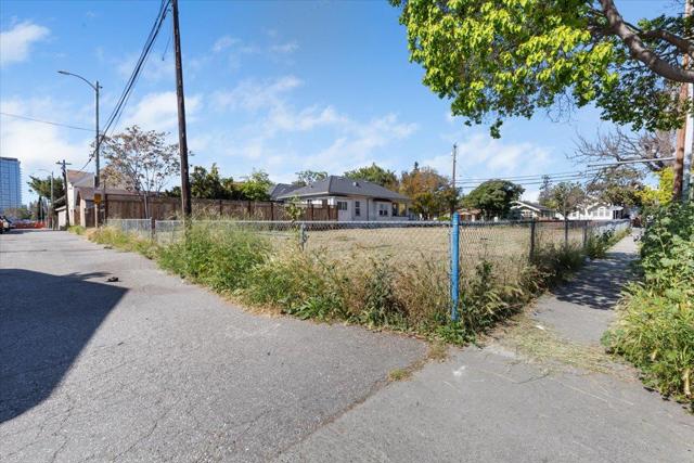 895 S 2nd Street, San Jose CA: https://media.crmls.org/mediaz/96c90039-32ed-4ac7-8e08-b0b5d053b305.jpg