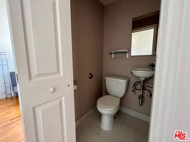 2333 S Garth Avenue, Los Angeles CA: https://media.crmls.org/mediaz/96c94bf6-ca1b-435e-a016-4e5f2d2bc239.jpg