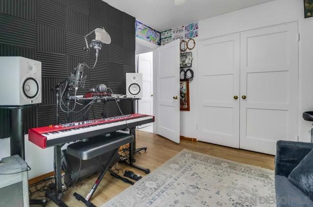 4053 55 Jewell St, San Diego CA: https://media.crmls.org/mediaz/96c96f1e-6e22-4d0e-b592-de2bb660522d.jpg