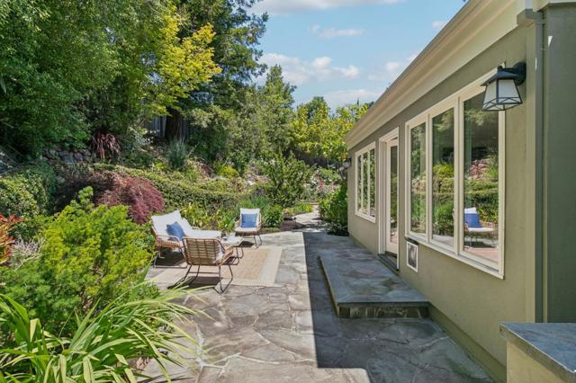 1408 Avondale Road, Hillsborough CA: https://media.crmls.org/mediaz/96ca0208-c28b-472c-9871-895125bd7179.jpg