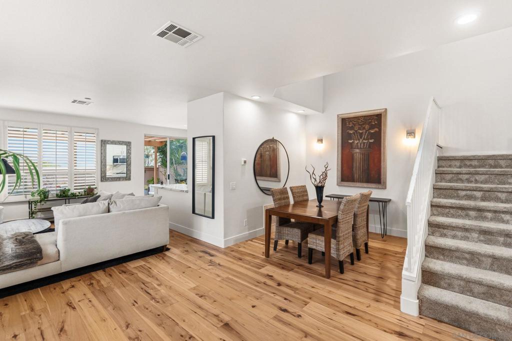 5572 Renaissance Ave. - photo 8