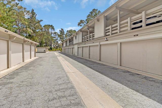 32 Ocean Pines Lane, Pebble Beach CA: https://media.crmls.org/mediaz/96ca37d0-0ee5-4573-b66e-c170b06548bc.jpg