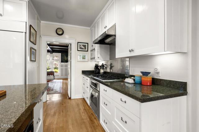 412 Oaklawn Avenue, South Pasadena CA: https://media.crmls.org/mediaz/96cabb81-2bfb-4b02-8f71-5279d93f1828.jpg