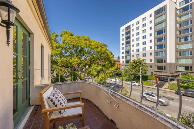 111 W 3rd Avenue, San Mateo CA: https://media.crmls.org/mediaz/96ccc1e6-c617-4f84-9a3f-7f5f540529f3.jpg