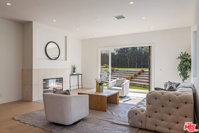 5110 Orange Place, Los Angeles CA: https://media.crmls.org/mediaz/96cceed4-a293-44ad-9a4b-f9f2d3ea06f7.jpg