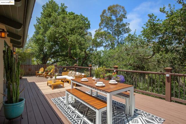 6257 Girvin Dr, Oakland CA: https://media.crmls.org/mediaz/96ccfe4b-87ce-4406-b861-5c8d0bd89cf4.jpg