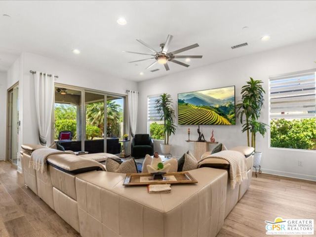 55 Cabernet, Rancho Mirage CA: https://media.crmls.org/mediaz/96cd191c-9ff4-48ec-9c89-6aff2a1a6fe1.jpg
