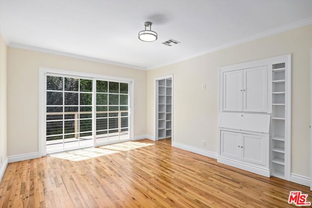 2376 Dewey Street, Santa Monica CA: https://media.crmls.org/mediaz/96cd90c7-f944-4ff4-9e52-677d71eb93c1.jpg