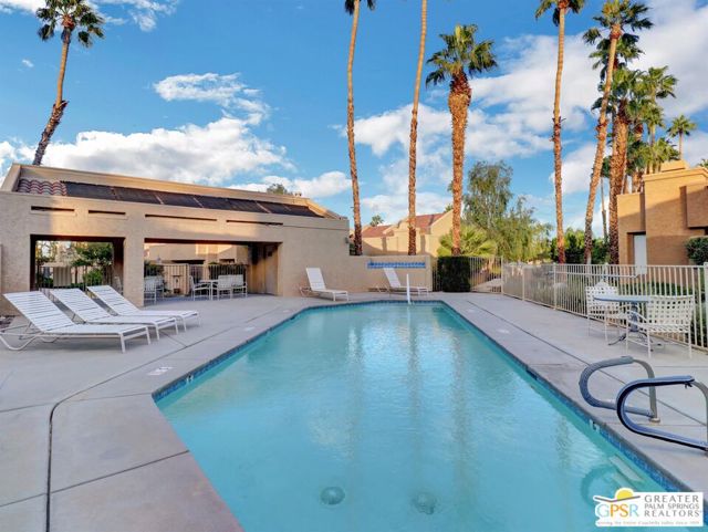 73429 Foxtail Lane, Palm Desert CA: https://media.crmls.org/mediaz/96cdb7e5-c3e4-48dc-a2f9-ec1417b80f7d.jpg