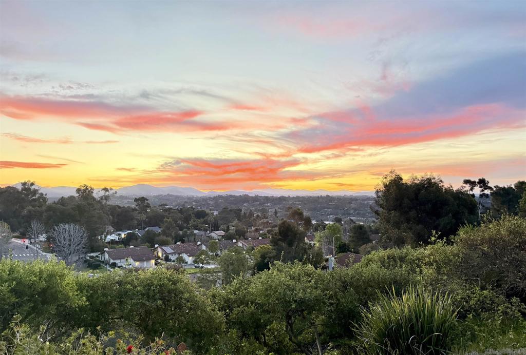 https://media.crmls.org/mediaz/96cdcc85-295e-42d0-ae92-39793bd687a0.jpg?preset=X-Large