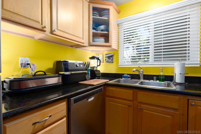 Image 9 of 13 For 4747 Hamilton St  2