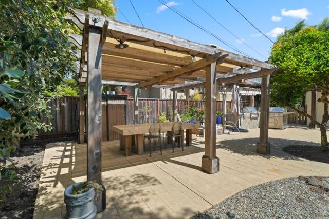 3172 Morris Drive, Palo Alto CA: https://media.crmls.org/mediaz/96ce4b4f-63d4-4fae-8ba9-93044d370231.jpg