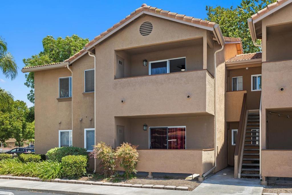 214 Woodland Parkway #201