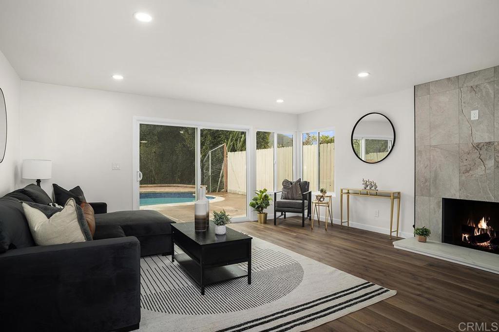 13837 Paseo Cardiel