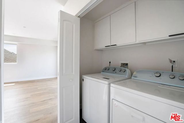 1724 Menlo Avenue, Los Angeles CA: https://media.crmls.org/mediaz/96cf4514-8d38-40c5-a63b-dc5e114f3648.jpg