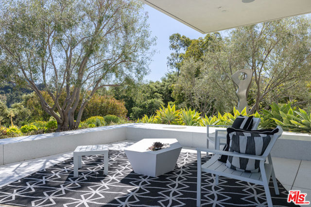 Drew Fenton | 12251 Castlegate Drive Los Angeles CA | MLS: 7060159