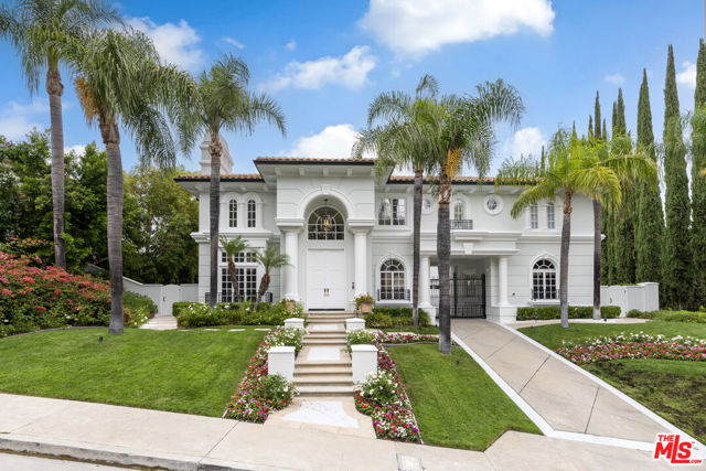 3791 WINFORD Drive, Tarzana CA: https://media.crmls.org/mediaz/96cfb181-736b-4fbb-be69-929835b38e51.jpg