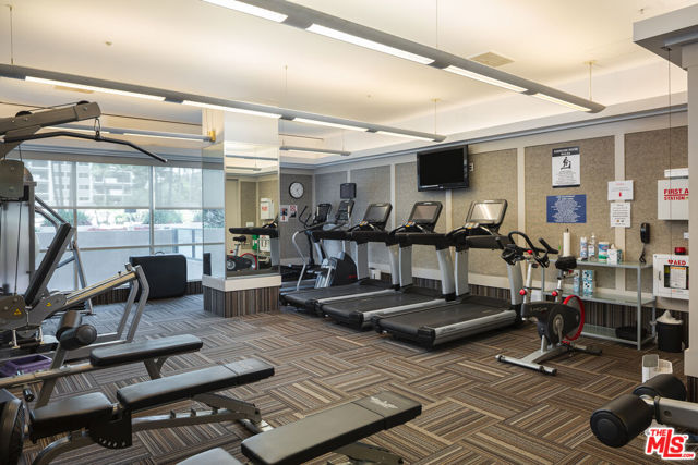 10490 Wilshire Boulevard, Los Angeles CA: https://media.crmls.org/mediaz/96cfc7a8-06b7-48a8-9281-8de012a739c5.jpg