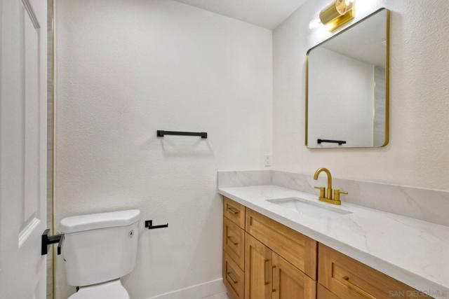 13356 Corte De Comares, San Diego CA: https://media.crmls.org/mediaz/96d05e8d-d436-484a-87d1-7b9e3a6e4507.jpg
