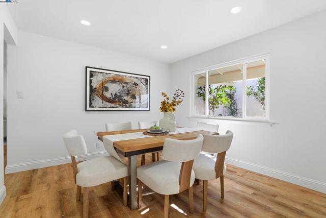 240 Carmelita Pl, Fremont CA: https://media.crmls.org/mediaz/96d06c4f-d175-43ec-8bed-65ea3c02ab7e.jpg