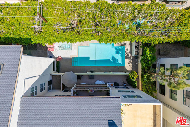 1520 Camden Avenue, Los Angeles CA: https://media.crmls.org/mediaz/96d0e8c0-d123-4673-868b-15e97606b03a.jpg