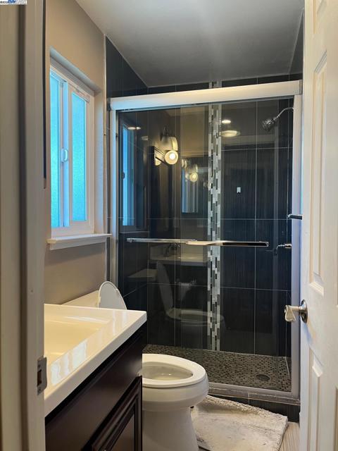 38270 Farwell Dr, Fremont CA: https://media.crmls.org/mediaz/96d0faf7-ae8c-48c1-be24-f43421a658a3.jpg