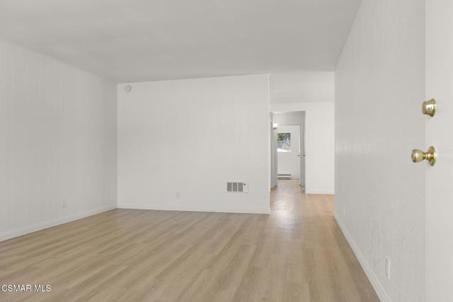 307 Lark Ellen Avenue, Ojai CA: https://media.crmls.org/mediaz/96d12880-62b2-4dde-9f20-7ead8e0ee8fe.jpg
