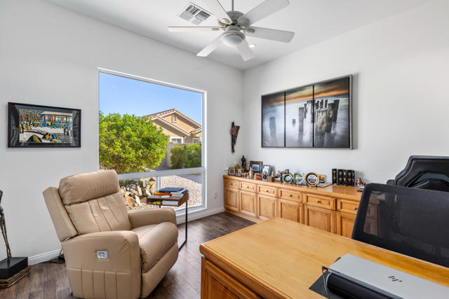 78210 Gray Hawk Drive, Palm Desert CA: https://media.crmls.org/mediaz/96d19544-f89e-4f30-ac08-93133f3dc7dc.jpg