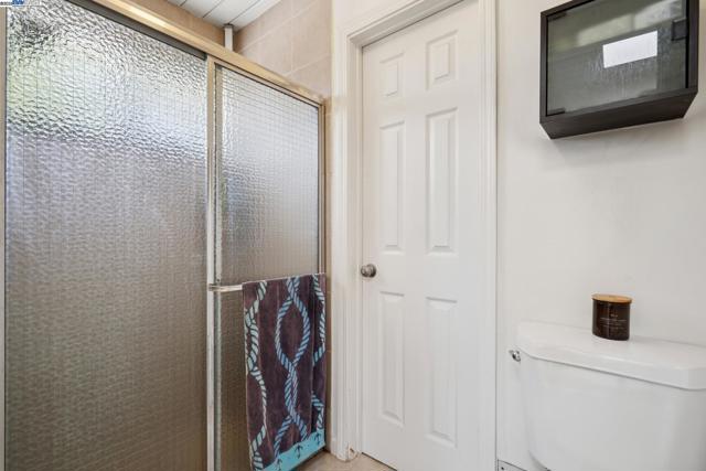 3767 Gainsborough Dr, Concord CA: https://media.crmls.org/mediaz/96d1afe8-4508-4f5e-b28f-2fcee75889fe.jpg