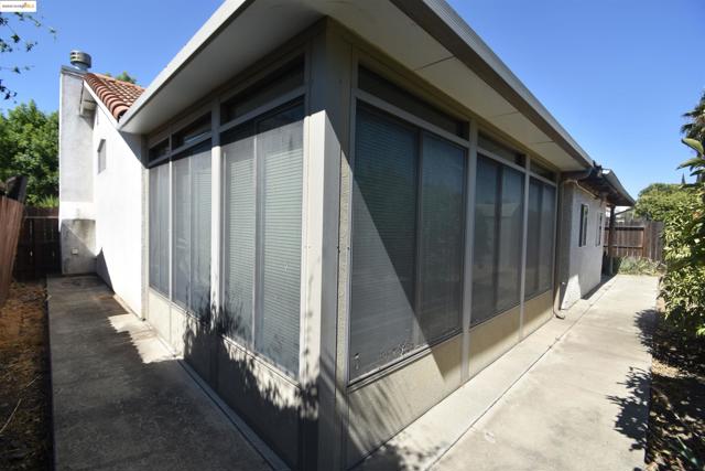 2960 Hebron Ln, Stockton CA: https://media.crmls.org/mediaz/96d25721-2171-4299-9408-a55adecf46fe.jpg