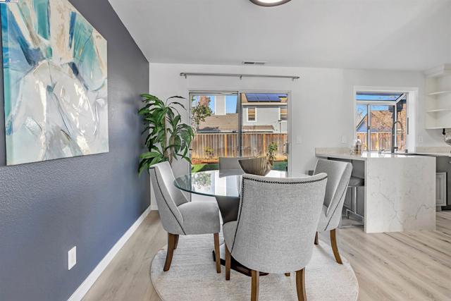 427 Summerwood Dr, Fremont CA: https://media.crmls.org/mediaz/96d2930f-a198-460e-8f9a-9dee8b873cc7.jpg