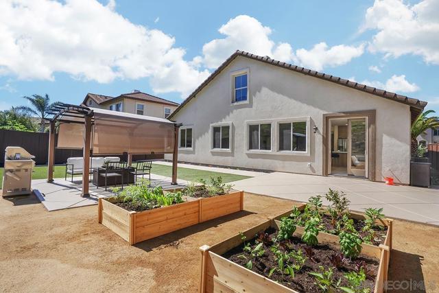 1120 Parkview Dr, Oceanside CA: https://media.crmls.org/mediaz/96d30571-d697-479a-b604-1445cb61c492.jpg