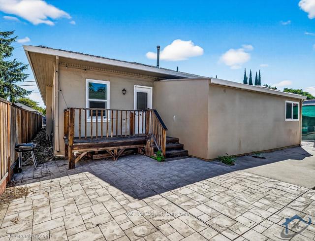 421 N 13th Street, San Jose CA: https://media.crmls.org/mediaz/96d31b95-f8e4-4c19-98fc-157bf6748ba1.jpg