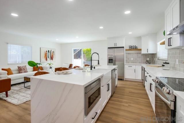 13113 Calle De Las Rosas, San Diego CA: https://media.crmls.org/mediaz/96d35946-3075-4355-aa33-45d39210af51.jpg