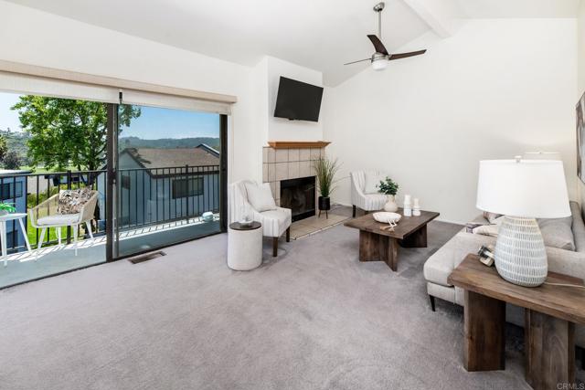 Detail Gallery Image 4 of 27 For 7321 Alicante Rd a,  Carlsbad,  CA 92009 - 2 Beds | 2/1 Baths