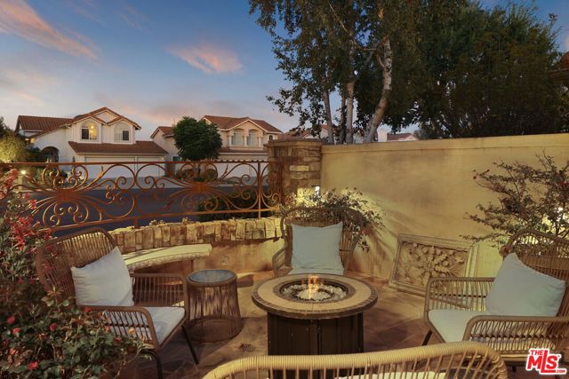 1786 Blossom Court, Thousand Oaks CA: https://media.crmls.org/mediaz/96d50247-3883-4ed3-8ab6-d8f4f4360199.jpg