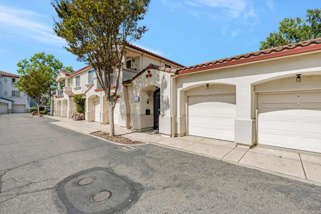 35580 Monterra Terrace, Union City CA: https://media.crmls.org/mediaz/96d50c7d-986a-4bb0-9c54-0c20ef67155b.jpg