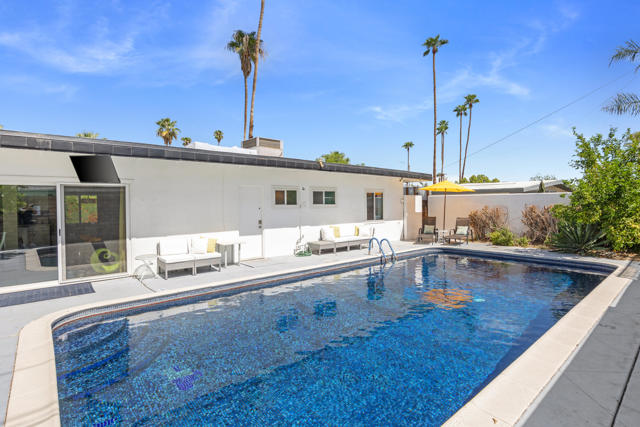 4385 E Paseo Caroleta, Palm Springs, CA 92264