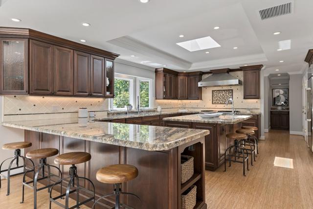 60 Vasilakos Way, Menlo Park CA: https://media.crmls.org/mediaz/96d5ae61-2eb2-4fa3-baab-614d7a4bc7a6.jpg